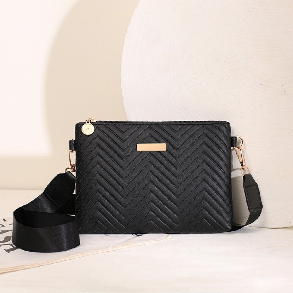 Chain Crossbody Quilted - กระเป๋าสะพายข้างแบบควิลท์ลายคลื่น PU ดีไซน์หรูหรา น้ำหนักเบา สีพื้น เหมาะสำหรับใช้ในชีวิตประจำวันสำหรับผู้หญิง