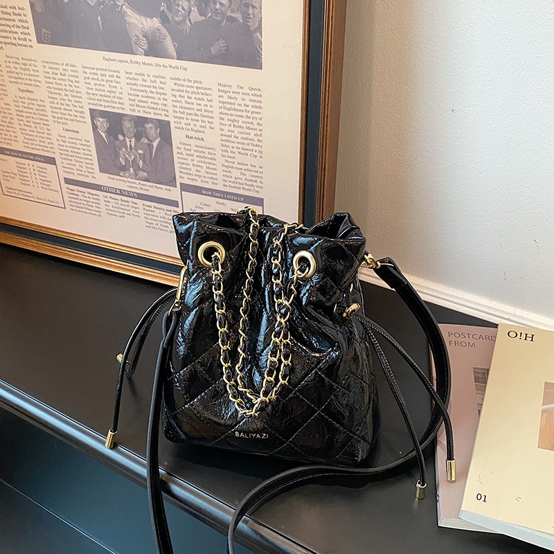 กระเป๋าถือทรงถังแบบมีสายรูดสำห - Chain Crossbody Quilted บทวิจารณ์และราคา