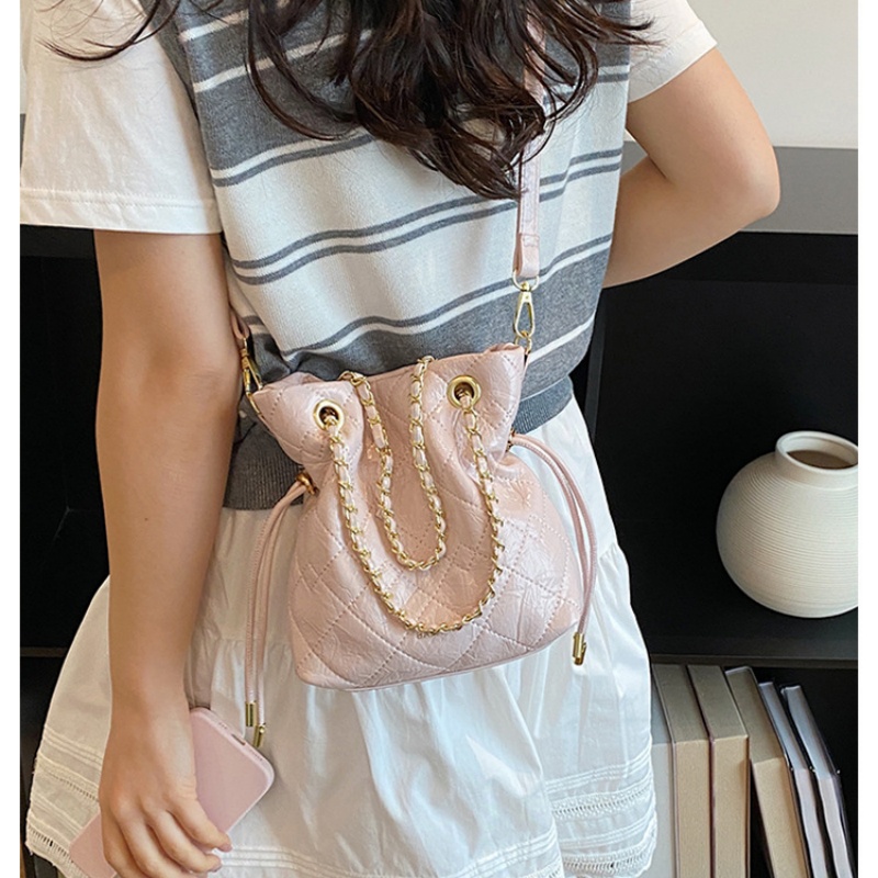 กระเป๋าถือทรงถังแบบมีสายรูดสำห - Chain Crossbody Quilted บทวิจารณ์และราคา