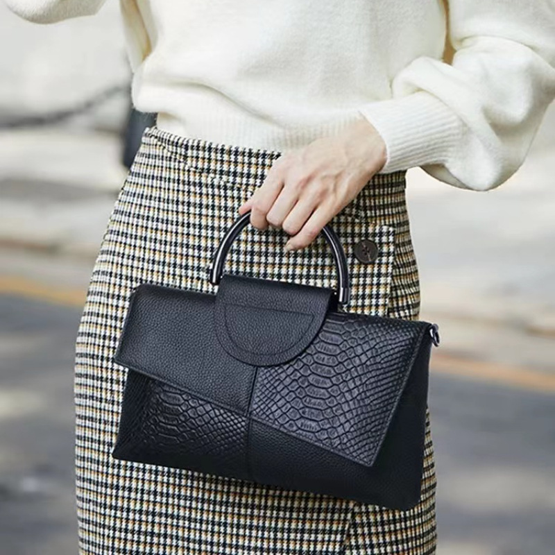 กระเป๋าคลัทช์สไตล์ยุโรปและอเมร - Luxury Bags News บทวิจารณ์และราคา