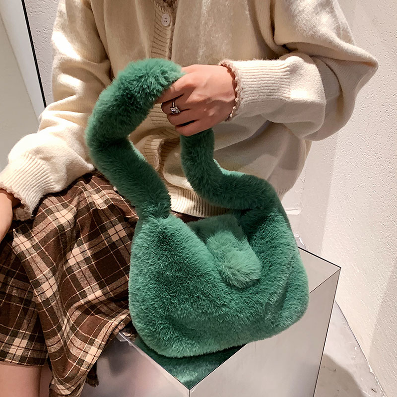 Solid Plush กระเป๋าสตรีนุ่มกระ - Luxury Bags News บทวิจารณ์และราคา