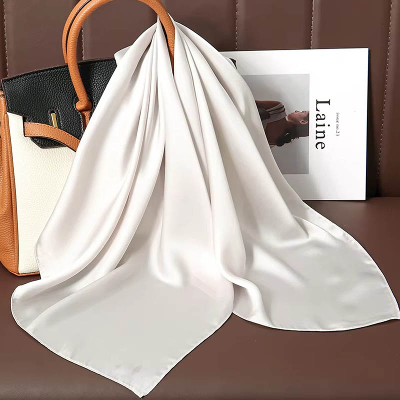 ผ้าพันคอไหมสีพื้นหรูหรา ผ้าซาต - Luxury Bags Online บทวิจารณ์และราคา