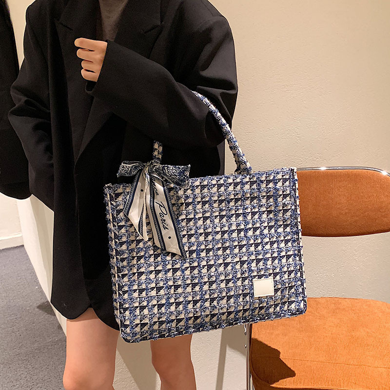 กระเป๋าโท้ทสตรี 2022 เทรนด์ใหม - Luxury Bags News บทวิจารณ์และราคา