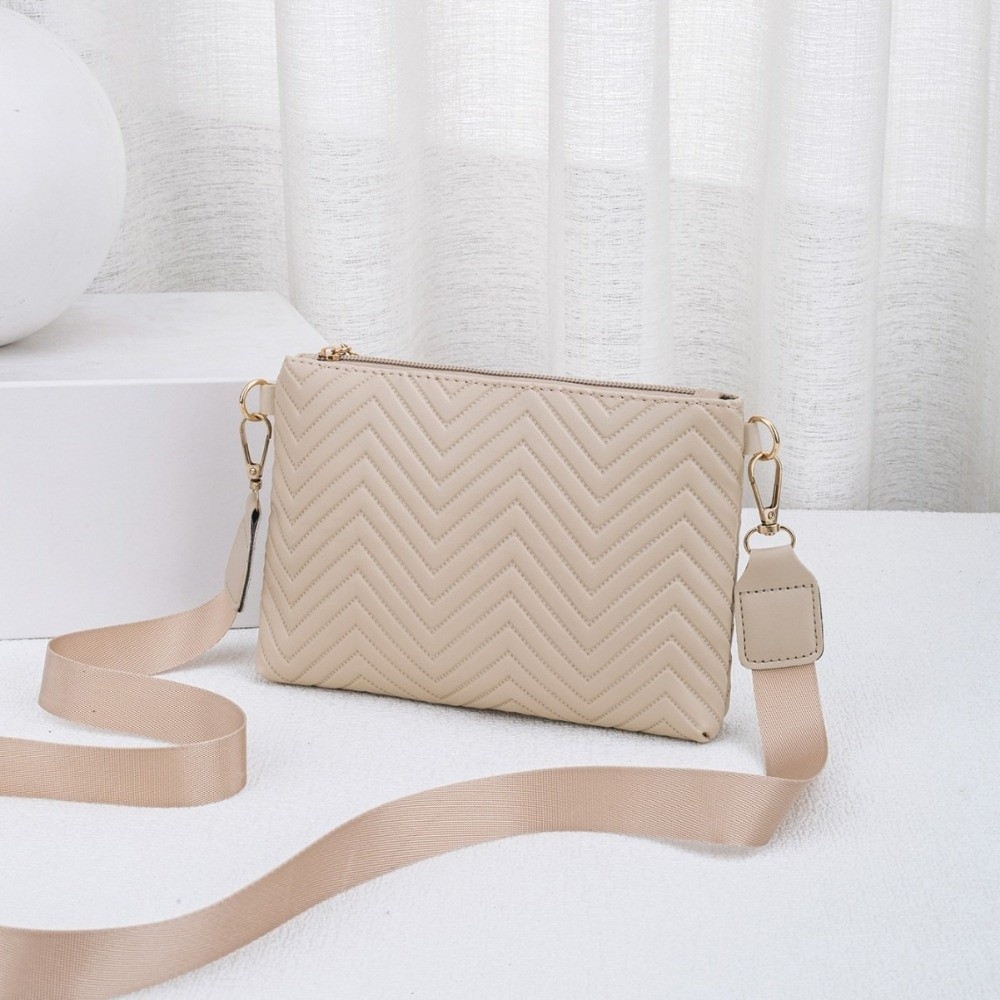 กระเป๋าสะพายข้างแบบมินิมอลลายค - Chain Crossbody Quilted บทวิจารณ์และราคา