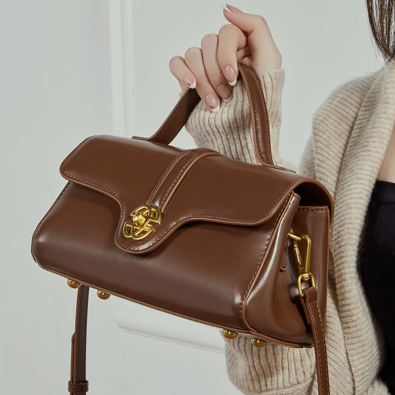 กระเป๋าถือผู้หญิงแบรนด์หรู ดีไ - Luxury Bags News บทวิจารณ์และราคา